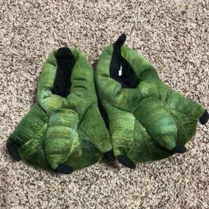 Dinosaur Slippers | Children’s Place | 8/9